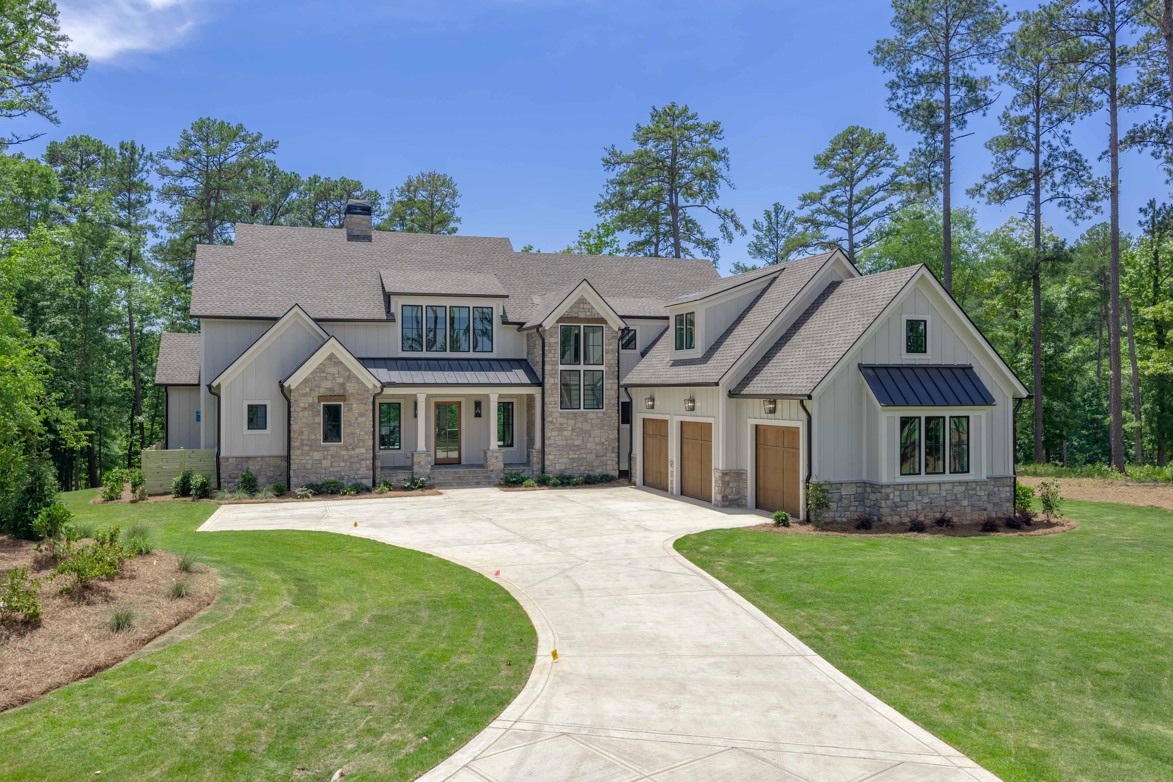1019 Hilltop Loop image 1
